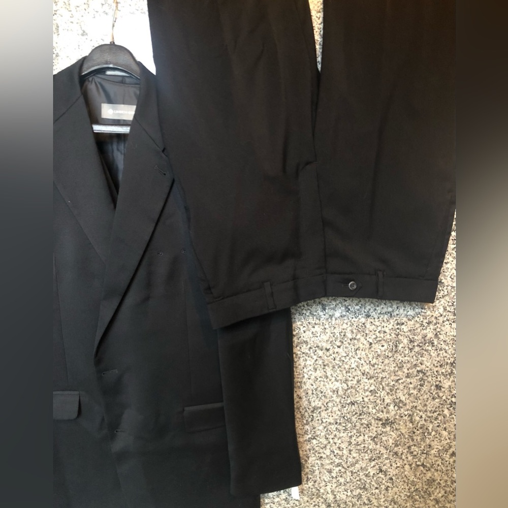 **Complete Suit Ensemble with All-Season Trench Coat**